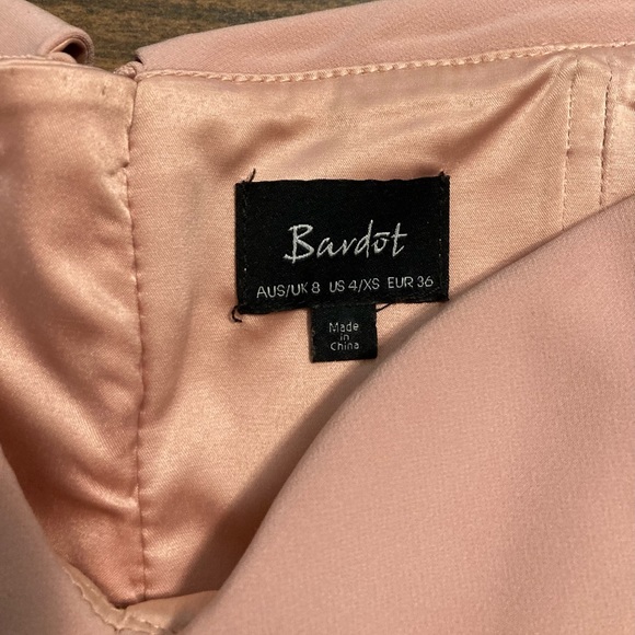 Bardot blush pink off the shoulder dress. Never wore. Size 4 - Picture 2 of 2